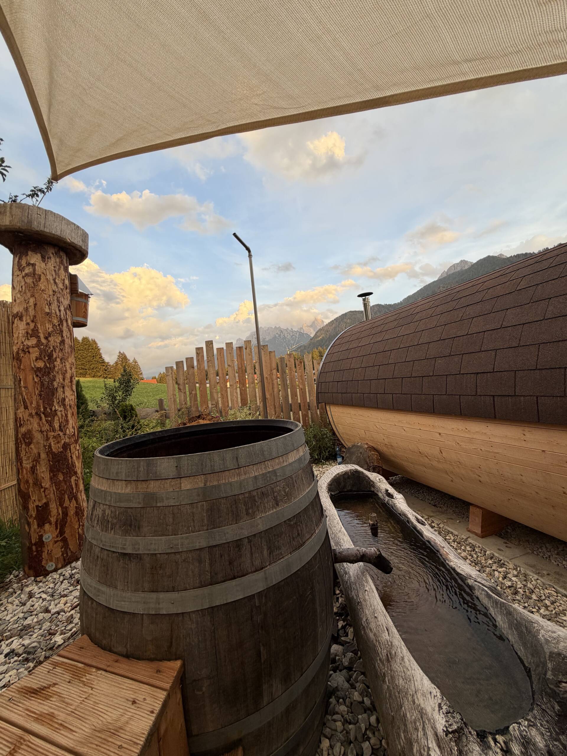 Sauna und Tauchbecken
